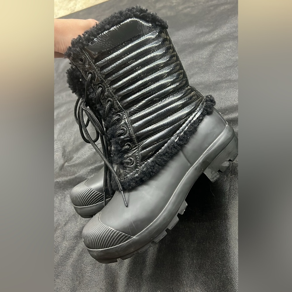 womans sherpa lined hunter boots size 8